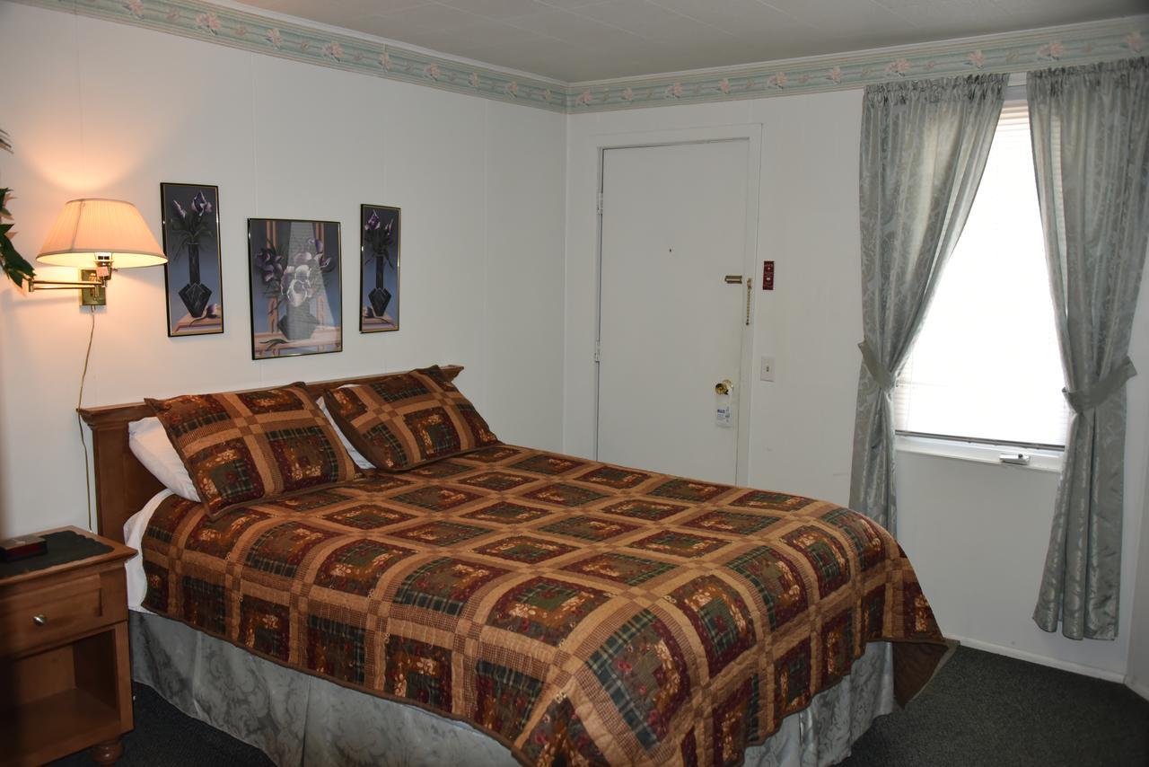 Royals Inn Motel Malta エクステリア 写真