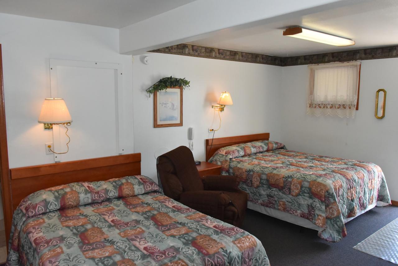 Royals Inn Motel Malta エクステリア 写真