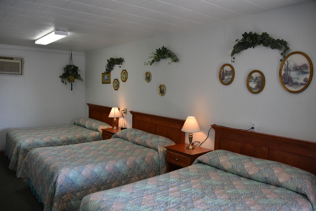Royals Inn Motel Malta エクステリア 写真