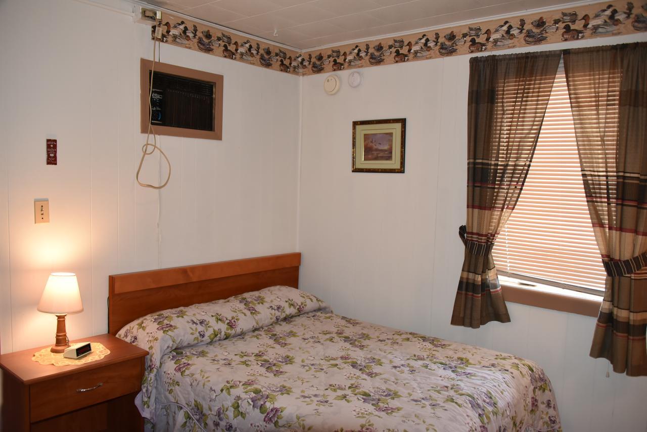 Royals Inn Motel Malta エクステリア 写真