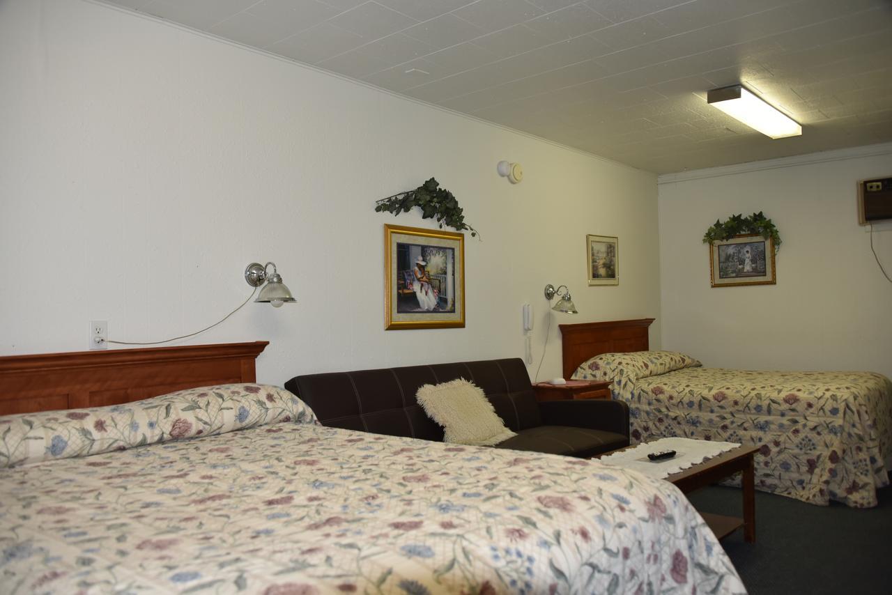 Royals Inn Motel Malta エクステリア 写真
