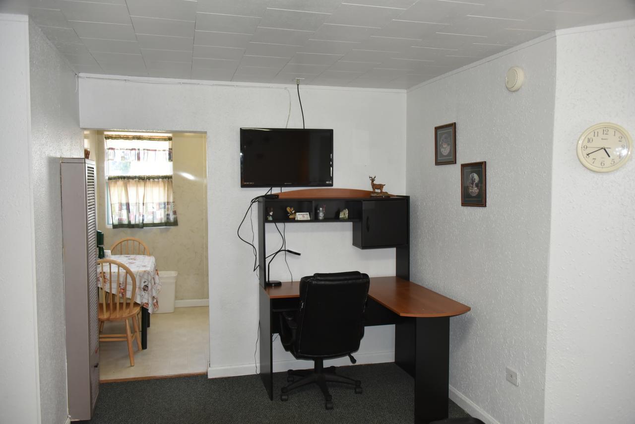 Royals Inn Motel Malta エクステリア 写真